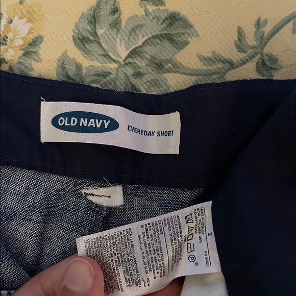 Old Navy Everyday Short - Picture 4 of 4